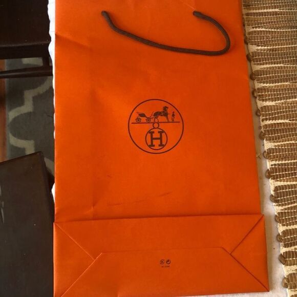 Hermes Paris Orange large rectangular shopping bag. - Picture 3 of 5